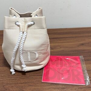NWOT Christian Dior Beaute’ Canvas Drawstring Pouch with (6) Miss Dior Postcards